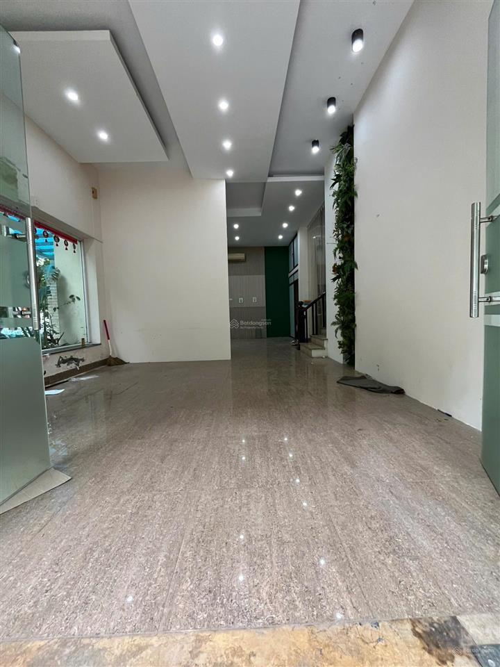 Cho thuê nhà nguyên căn 173m²x 4t góc 2 mặt tiền nguyễn cơ thạch mỹ đình  mt 10m  giá chỉ 45tr/th