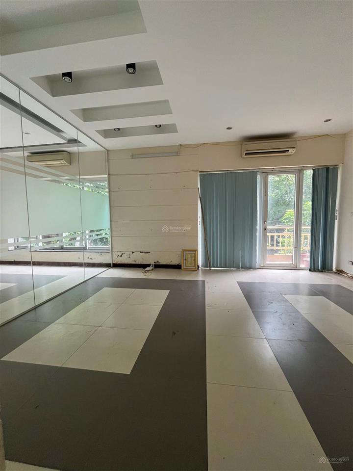Cho thuê nhà nguyên căn 173m²x 4t góc 2 mặt tiền nguyễn cơ thạch mỹ đình  mt 10m  giá chỉ 45tr/th