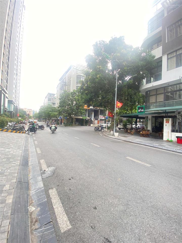 Cho thuê mbkd tầng 1 hd mon hàm nghi mỹ đình dtsd 90m2 trần sàn điều hòa, kinh doanh vip giá 18tr