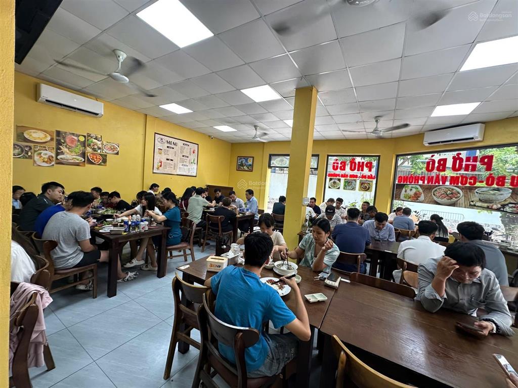 Cần sang nhượng mặt bằng hàng ăn lô góc lưu hữu phước mỹ đình dt 145m2 mt 30m giá 30tr