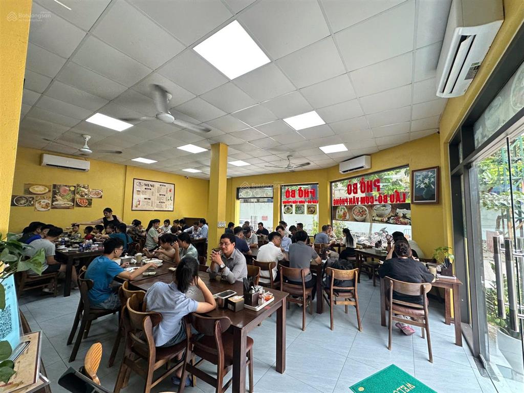 Cần sang nhượng mặt bằng hàng ăn lô góc lưu hữu phước mỹ đình dt 145m2 mt 30m giá 30tr