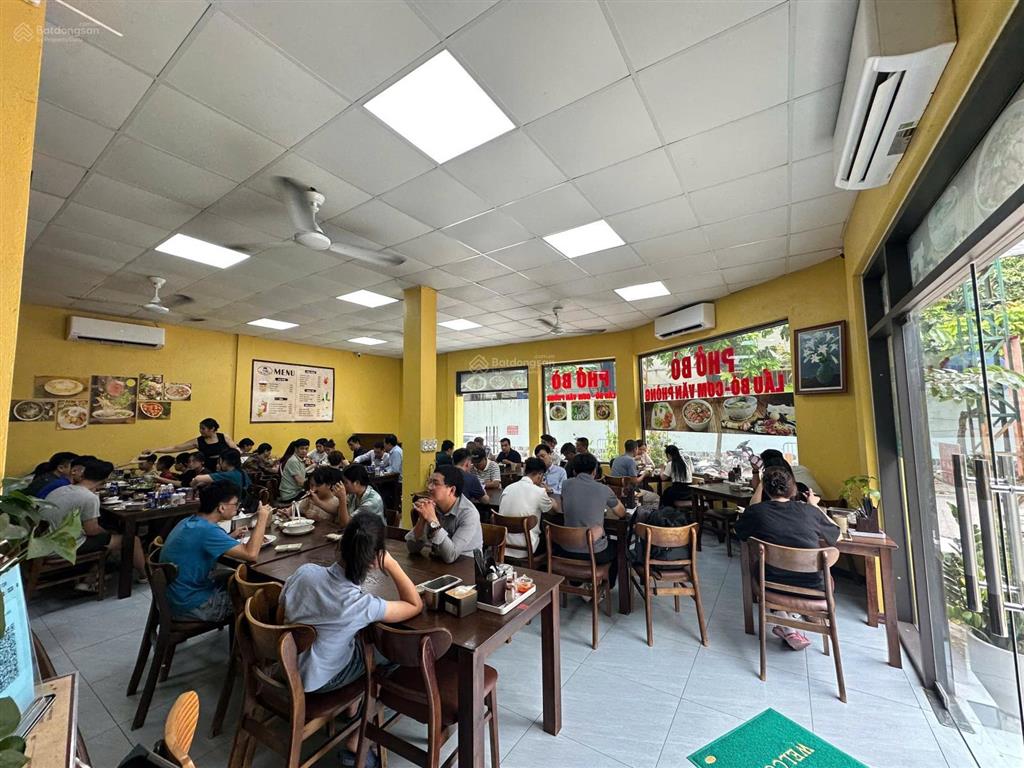 Cần sang nhượng mặt bằng hàng ăn lô góc lưu hữu phước mỹ đình dt 145m2 mt 30m giá 30tr