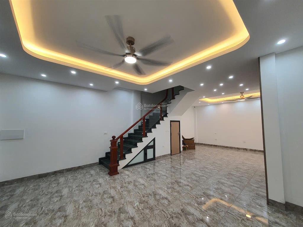 Cho thuê nguyên căn bt liền kề hàm nghi, mỹ đình dt 60m2 x 4 tầng đồ cơ bản thang máy giá 40tr