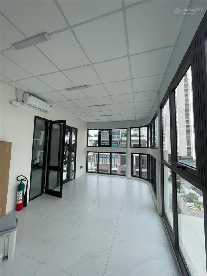 Cho thuê văn phòng hàm nghi từ liêm lô góc dt 65m thông sàn siêu đẹp mt 30m giá 20tr