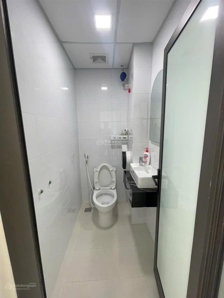 Cho thuê văn phòng showroom mbkd lê đức thọ mỹ đình lô góc vip diện tích 65m2 mt 25m đẹp giá 20tr