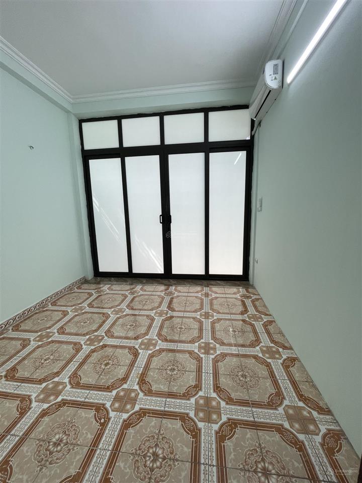 Cho thuê nguyên căn nguyễn đổng chi từ liêm dt 45m2 x 5 tầng điều hòa giá chỉ 15tr chia 6pn
