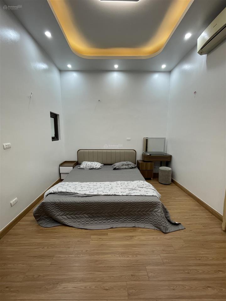 Cho thuê nguyên căn nguyễn đổng chi từ liêm dt 45m2 x 5 tầng điều hòa giá chỉ 15tr chia 6pn