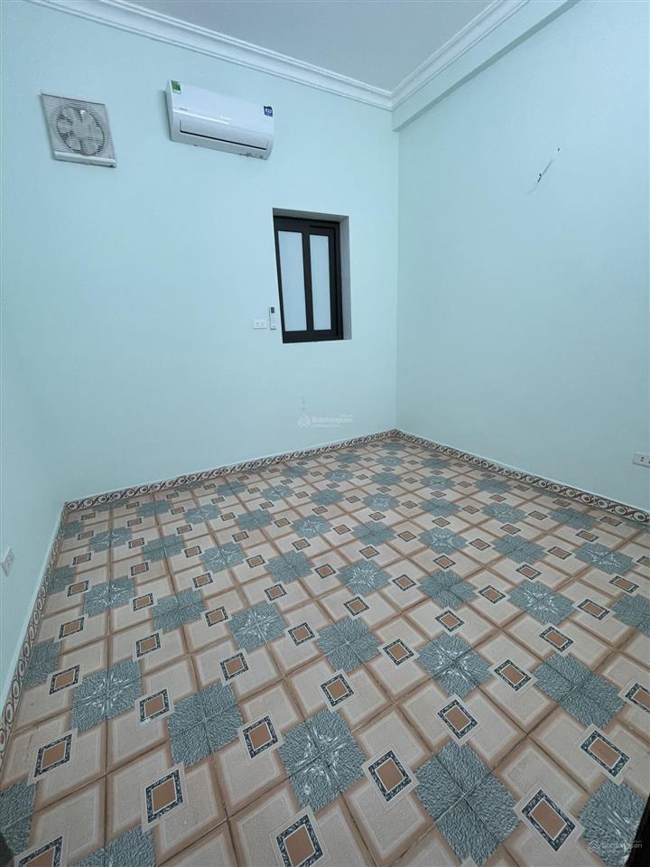 Cho thuê nguyên căn nguyễn đổng chi từ liêm dt 45m2 x 5 tầng điều hòa giá chỉ 15tr chia 6pn