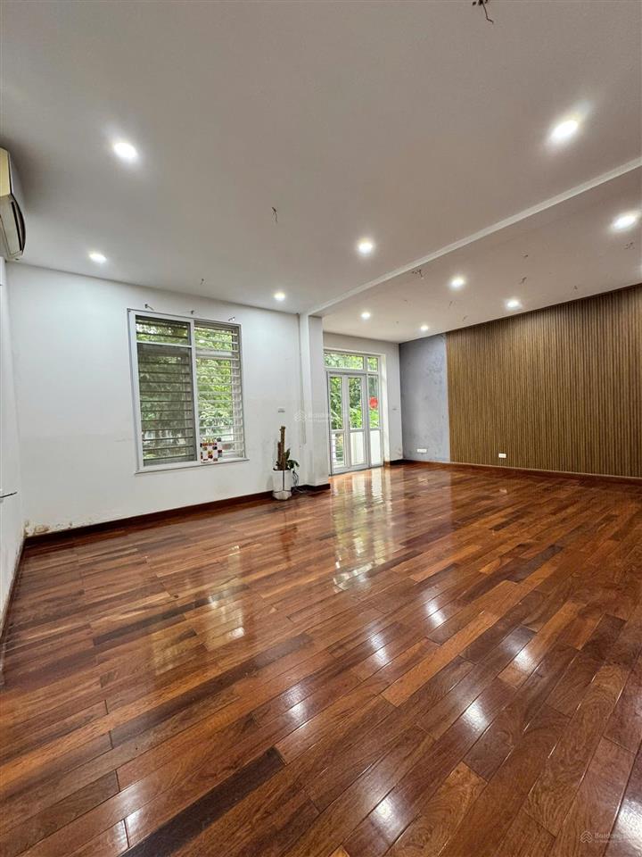 Cho thuê biệt thự làm văn phòng hàm nghi, mỹ đình 2, 180m, 4 tầng, mặt tiền 10m giá tốt 45tr