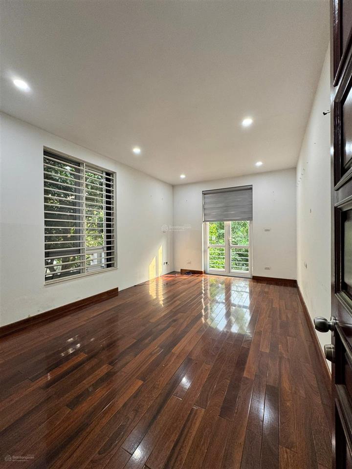 Cho thuê biệt thự làm văn phòng hàm nghi, mỹ đình 2, 180m, 4 tầng, mặt tiền 10m giá tốt 45tr
