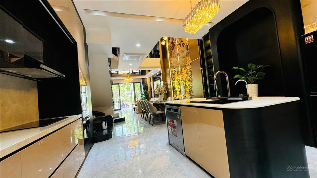 Bán nhà full nội thất  view hồ bơi   công viên lớn gói 8 mỹ gia