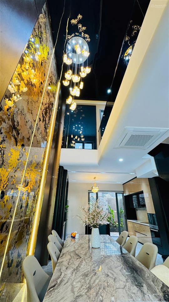 Bán nhà full nội thất  view hồ bơi   công viên lớn gói 8 mỹ gia