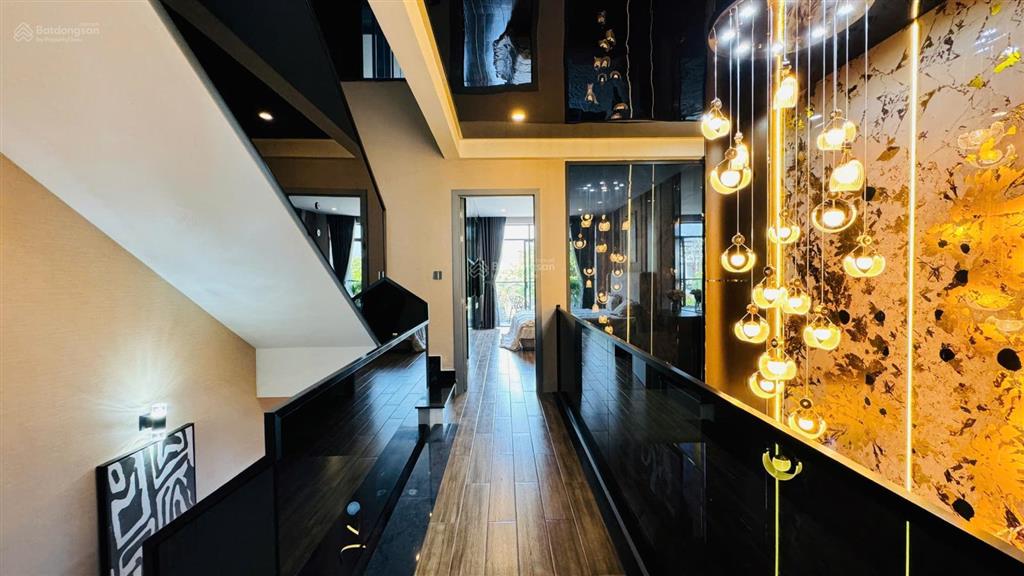 Bán nhà full nội thất  view hồ bơi   công viên lớn gói 8 mỹ gia