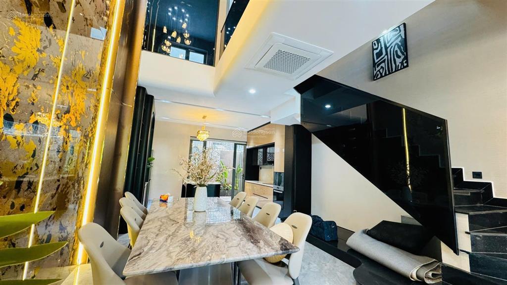 Bán nhà full nội thất  view hồ bơi   công viên lớn gói 8 mỹ gia