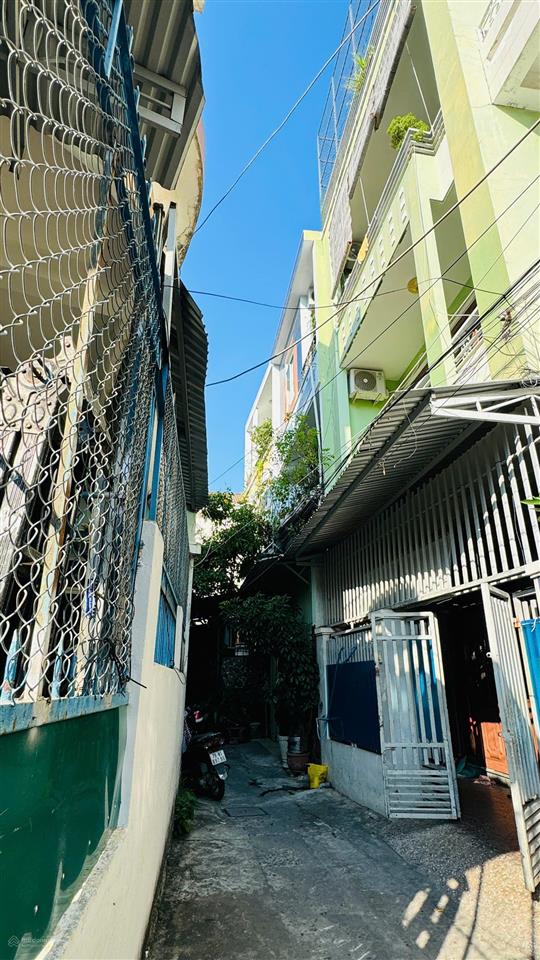 Hạ 700 triệu bán nhanh
nhà 3 tầng hẻm oto đường nguyễn thị minh khai
