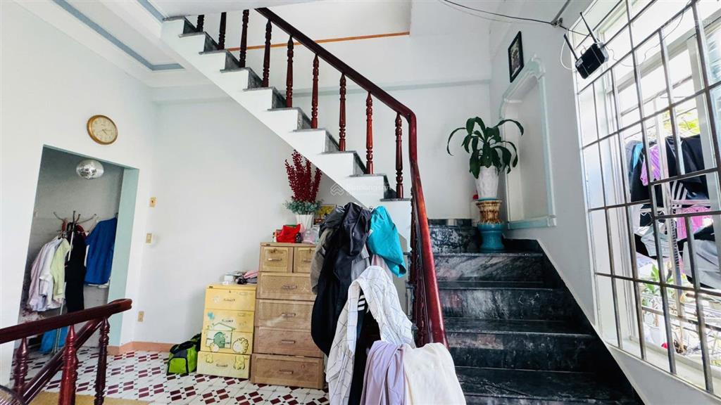 Hạ 700 triệu bán nhanh
nhà 3 tầng hẻm oto đường nguyễn thị minh khai