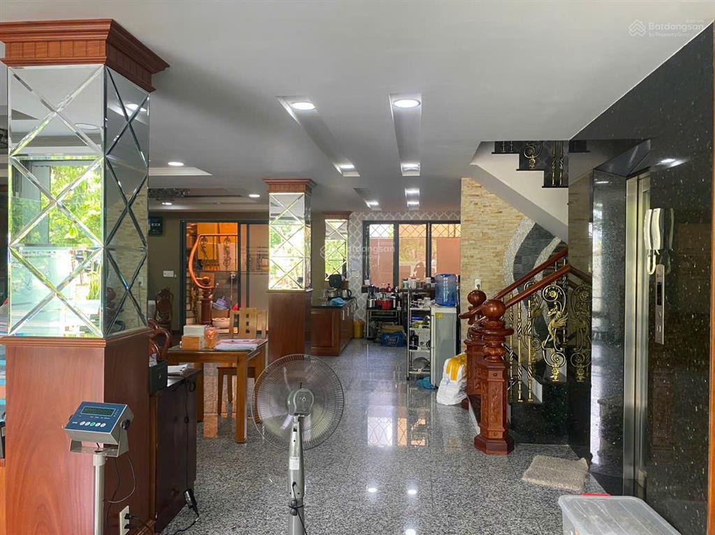 Bán nhà riêng bình hưng, bình chánh đất 200m², sàn 326m², pháp lý rõ ràng
