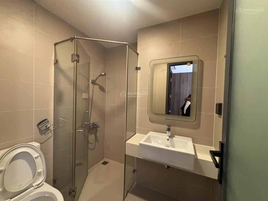 Cần bán gấp q7 boulevard, 2pn 2wc, 70m2, căn góc, full nội thất, 3,750 tỷ (97% đã vat)