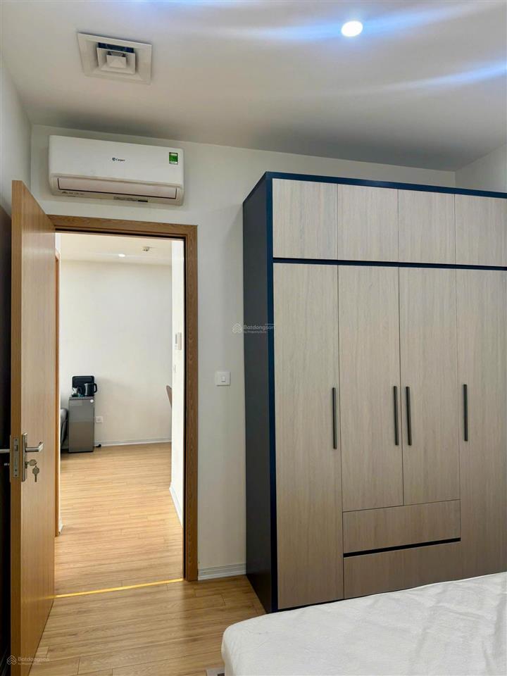 Chính chủ em cần bán căn hộ b10 62m2 2n1wc thiên niên kỷ giá 5 tỷ
