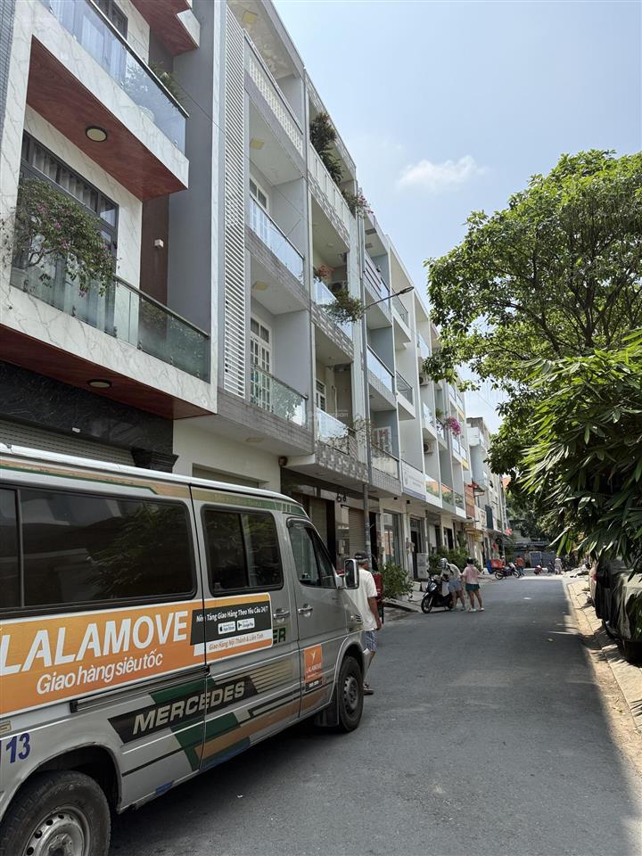 Bán nhà ngay mặt tiền đường số bông sao, quận 8, 82.5m2, ngang 5m, 3pn, không quy hoạch, chỉ 6.7 tỷ