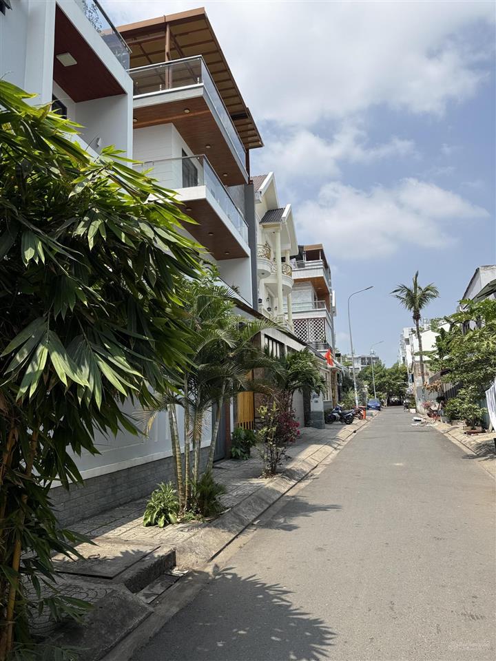 Bán nhà ngay mặt tiền đường số bông sao, quận 8, 82.5m2, ngang 5m, 3pn, không quy hoạch, chỉ 6.7 tỷ