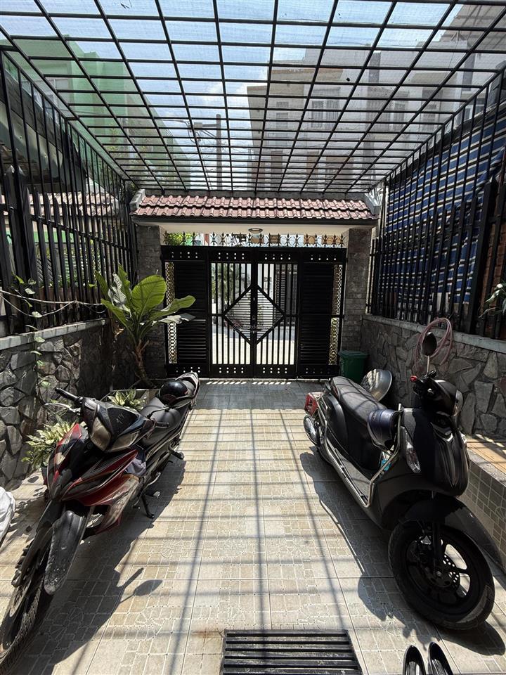 Bán nhà hẻm 8m, ô tô thông, đường 8, liên khu 5  6 bình tân,79m2(4.2x19) 3 tầng,sân thượng,ko qh