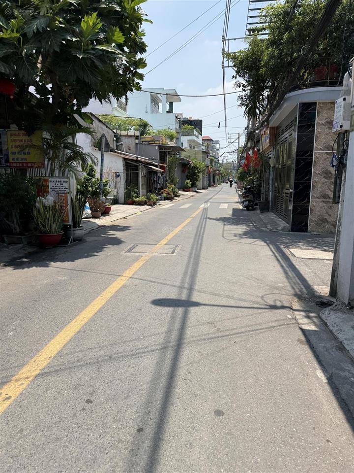 Bán nhà hẻm 8m, ô tô thông, đường 8, liên khu 5  6 bình tân,79m2(4.2x19) 3 tầng,sân thượng,ko qh