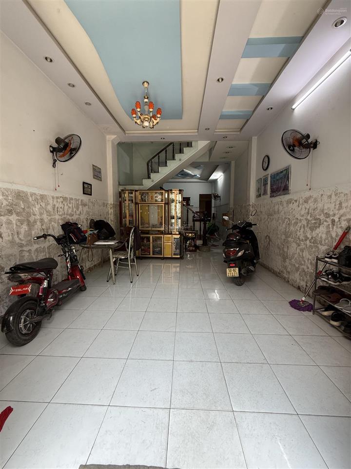 Bán nhà hẻm 8m, ô tô thông, đường 8, liên khu 5  6 bình tân,79m2(4.2x19) 3 tầng,sân thượng,ko qh