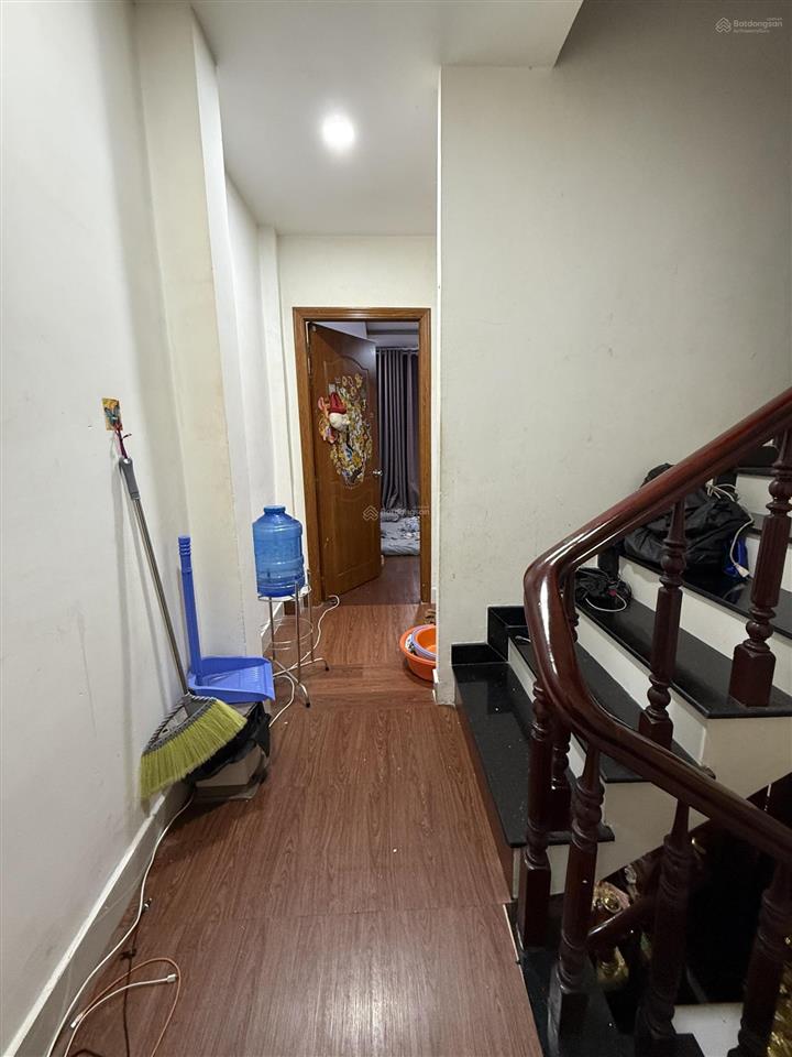Nhà đẹp 3 tầng, tùng thiện vương q8, ngay cầu chà và giáp q5, 43m2(4x11m) 4pn, 5,2 tỷ