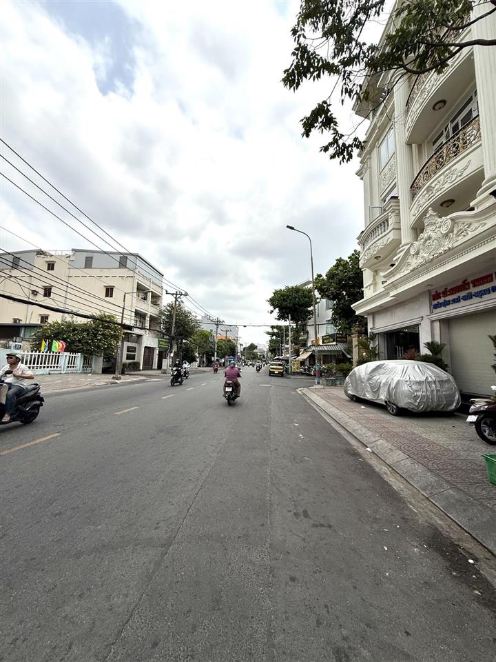 Bán nhà mặt tiền đường số, bình phú, quận 6, ngay mega market, 69m2(4x17.5m) 4 tầng, sân thượng đẹp