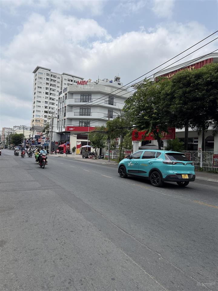 Bán nhà mặt tiền đường số, bình phú, quận 6, ngay mega market, 69m2(4x17.5m) 4 tầng, sân thượng đẹp