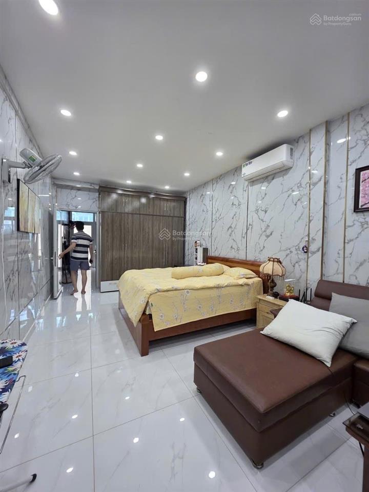 Bán nhà mặt tiền kinh doanh  điện biên phủ quận 10, 91m2(4x24) 4 tầng, lề 4m, có thang máy chờ.