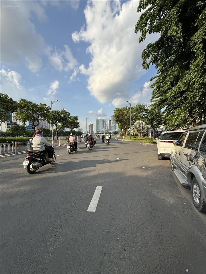 Bán nhà đường bến vân đồn quận 4, 87,5m2, ngang 7.5m cực kỳ đẹp, hẻm 3m sát mặt tiền, chỉ 8 tỷ tl