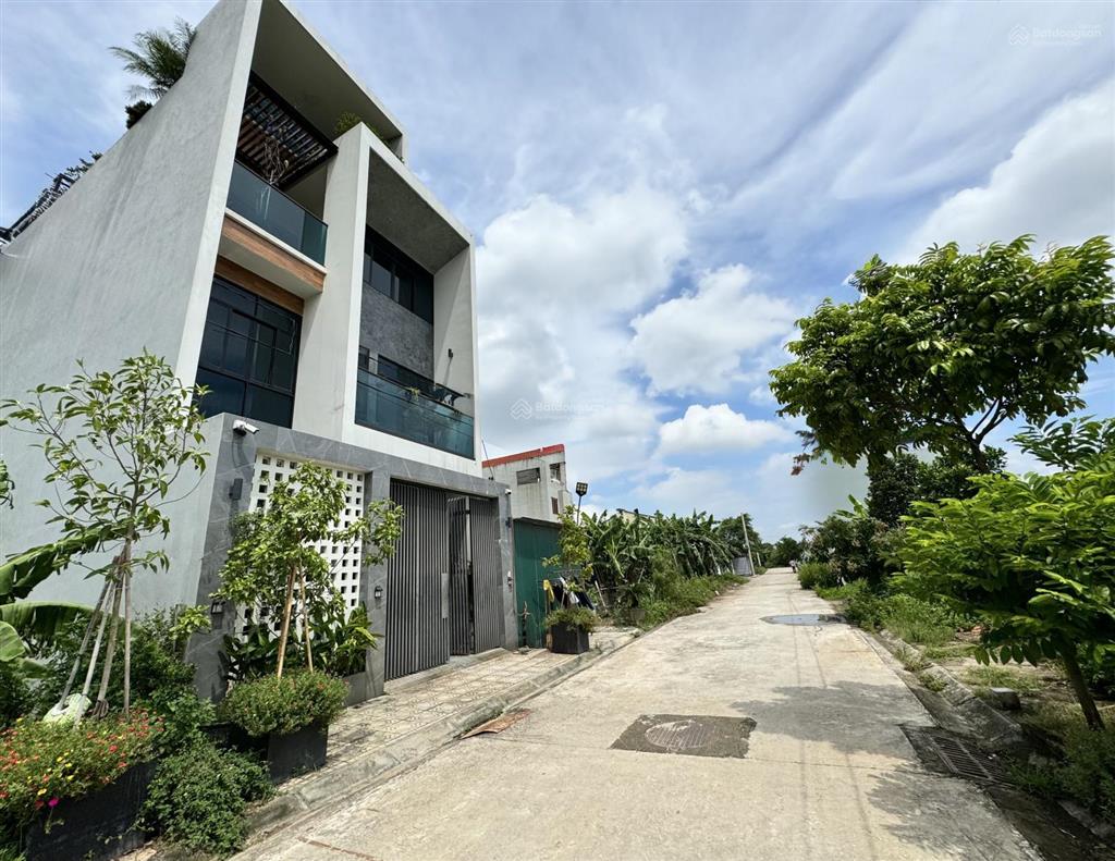 Bán đất dịch vụ lại yên  lô góc 76m2  2 mặt tiền