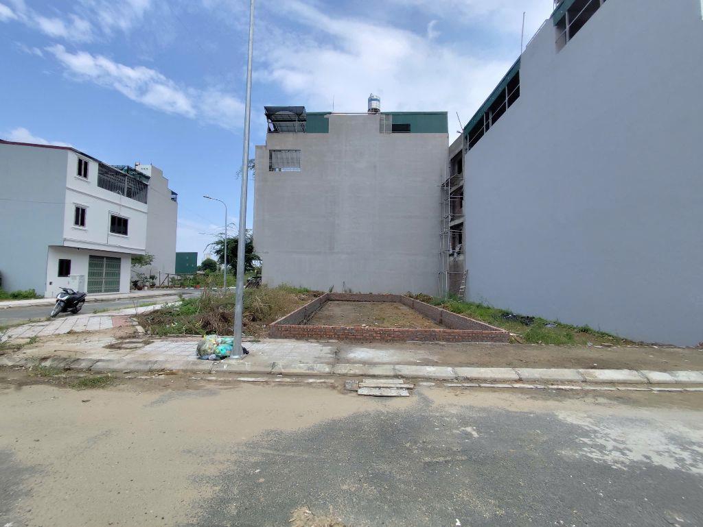 Bán lô góc 100m2, mặt tiền 7m8 tại Hoà Lạc Giá Chỉ Cần 2,7 tỷ