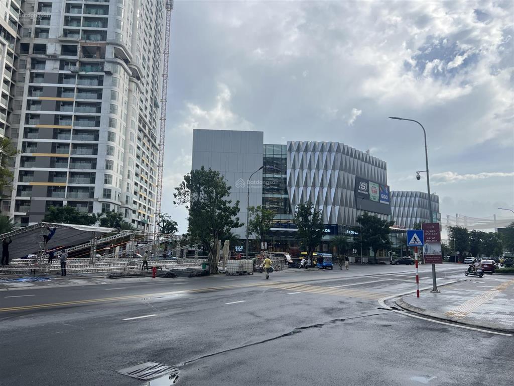Hàng hiếm tại kdc phước thiện góc 2 mặt tiền kinh doanh đối diện vinhome q9