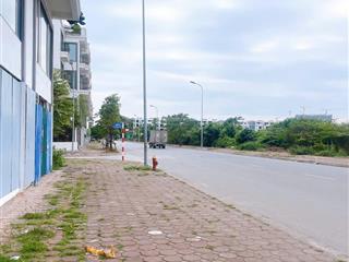 Bán liền kề 76,1 m2 shophouse central metropolitan gia lâm 20.6 tỷ