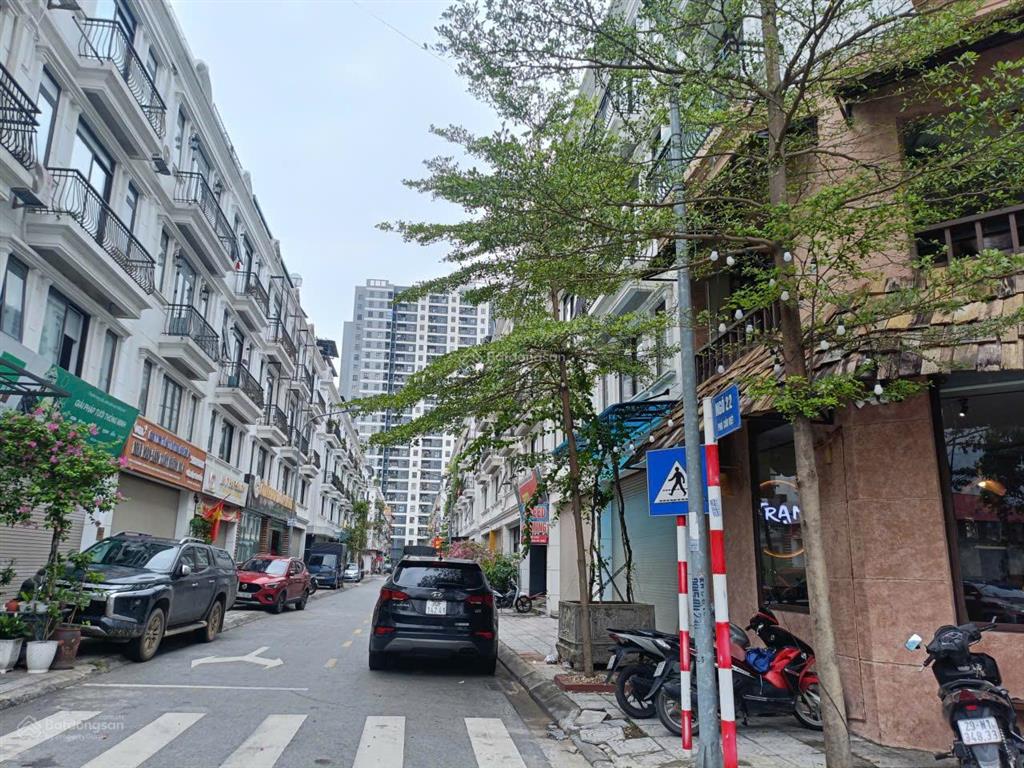 Căn shophouse sông hồng  gia lâm 84m² hoàn thiện đẹp chủ nhà cần tiền bán gấp 20 tỷ
