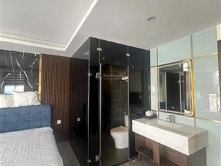 Cho thuê khách sạn hẻm ô tô trần phú, cách biển chỉ 50m, khu vực kinh doanh sầm uất nhất nha trang.