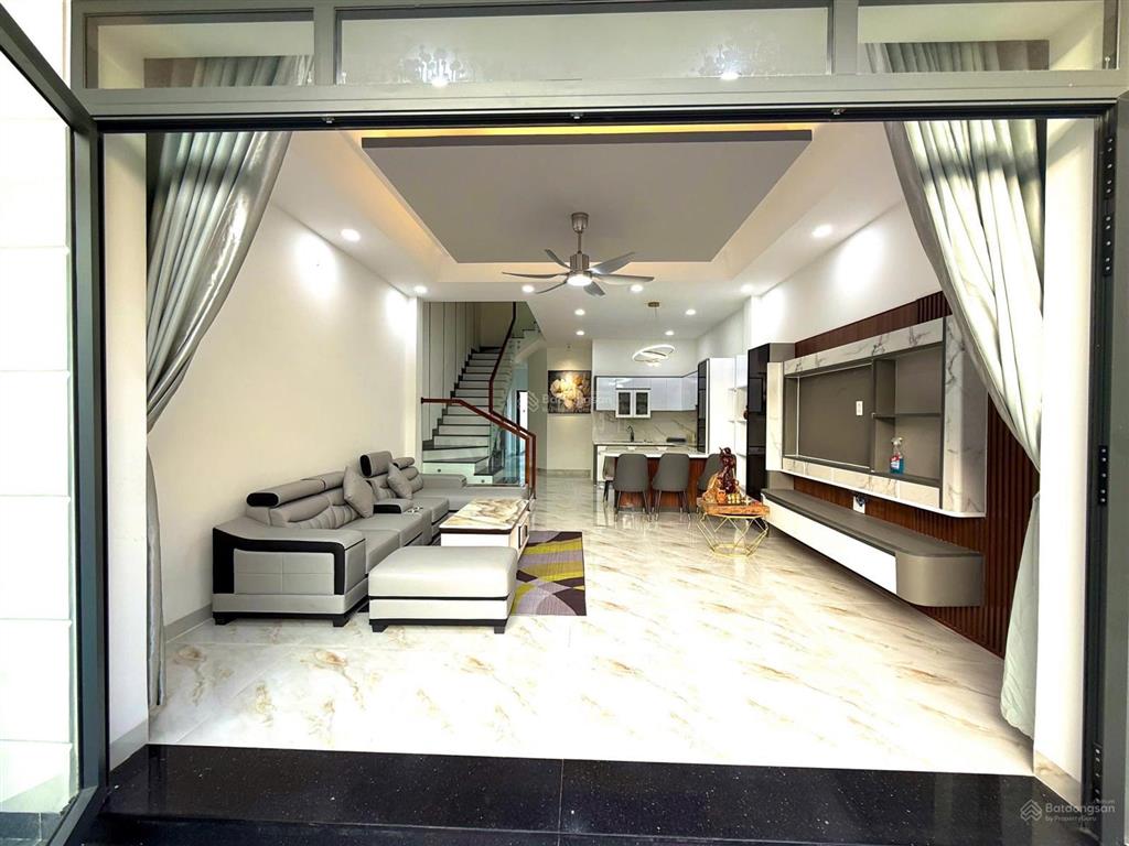 Bán nhà đẹp 2 mặt tiền, 1 trệt 2 lầu lô góc tại vĩnh ngọc, phường tây nha trang