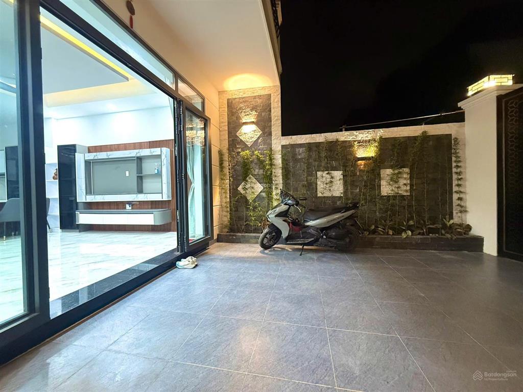 Bán nhà đẹp 2 mặt tiền, 1 trệt 2 lầu lô góc tại vĩnh ngọc, phường tây nha trang