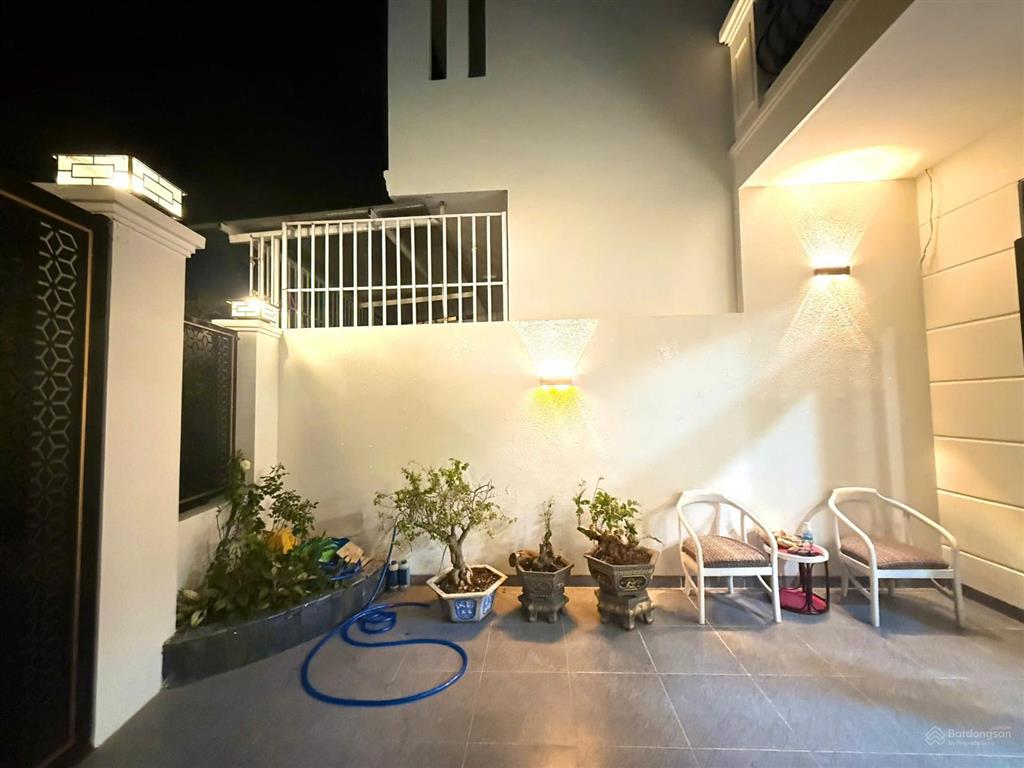 Bán nhà đẹp 2 mặt tiền, 1 trệt 2 lầu lô góc tại vĩnh ngọc, phường tây nha trang