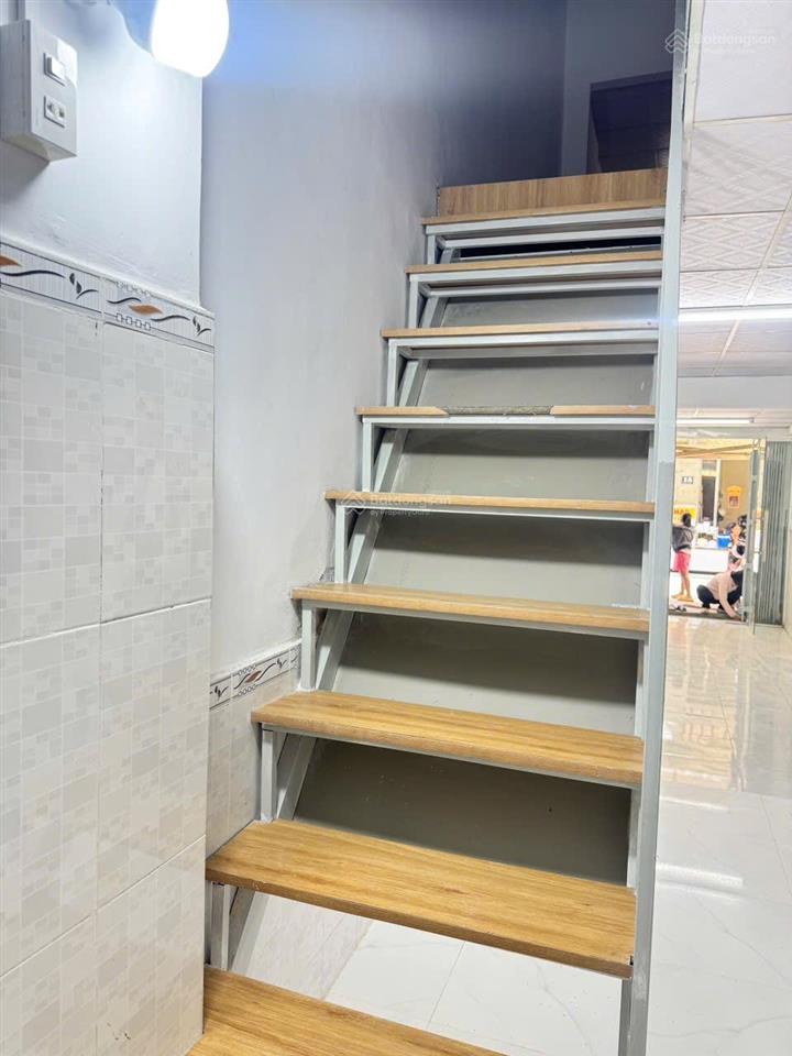 Bán nhà 1 trệt 1 lầu đường ô tô ngay tttp nha trang. dt 35.13m2