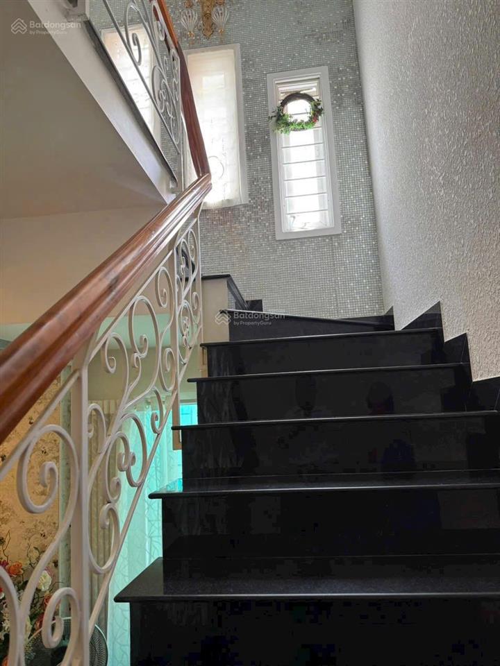 Bán nhanh nhà mặt tiền đường trần bình trọng tttp nha trang  5pn 6wc