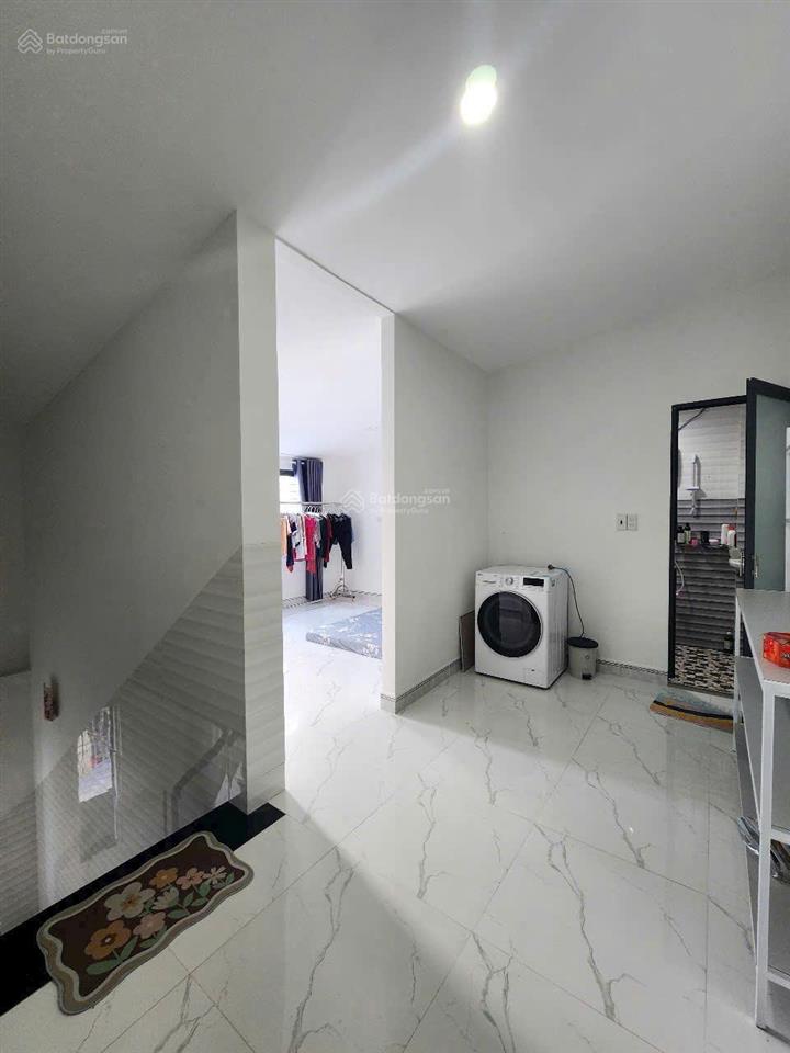 Cho thuê nhà hẻm 2/4  mới đẹp  đầy đủ nội thất  trung tâm tp nha trang gần biển, gần chợ đầm