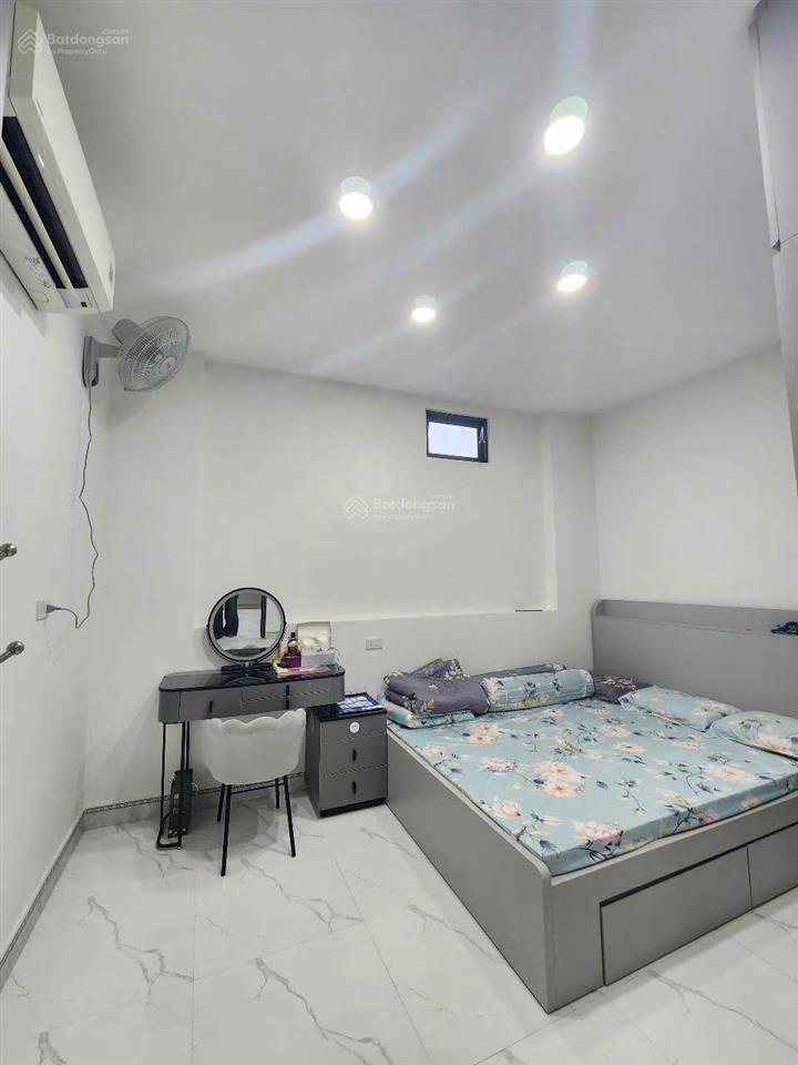 Cho thuê nhà hẻm 2/4  mới đẹp  đầy đủ nội thất  trung tâm tp nha trang gần biển, gần chợ đầm
