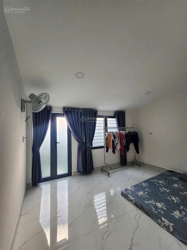 Cho thuê nhà hẻm 2/4  mới đẹp  đầy đủ nội thất  trung tâm tp nha trang gần biển, gần chợ đầm