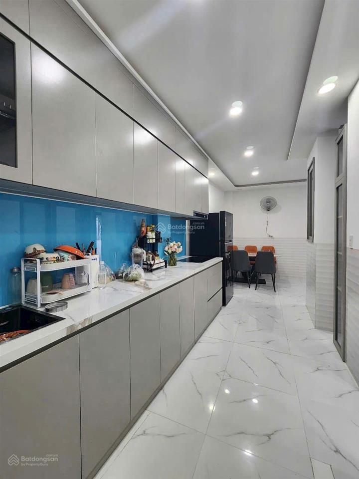 Cho thuê nhà hẻm 2/4  mới đẹp  đầy đủ nội thất  trung tâm tp nha trang gần biển, gần chợ đầm