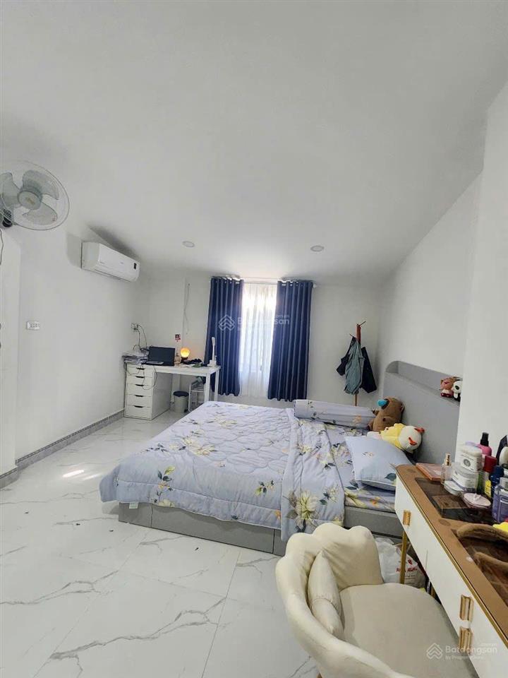 Cho thuê nhà hẻm 2/4  mới đẹp  đầy đủ nội thất  trung tâm tp nha trang gần biển, gần chợ đầm