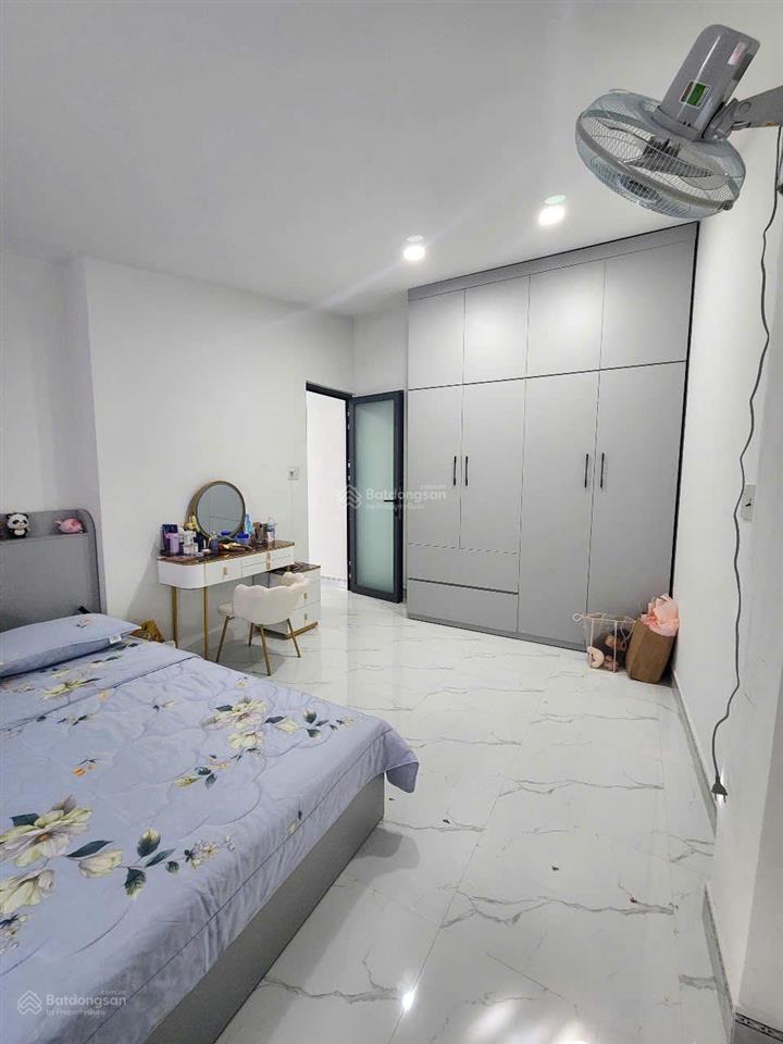 Cho thuê nhà hẻm 2/4  mới đẹp  đầy đủ nội thất  trung tâm tp nha trang gần biển, gần chợ đầm